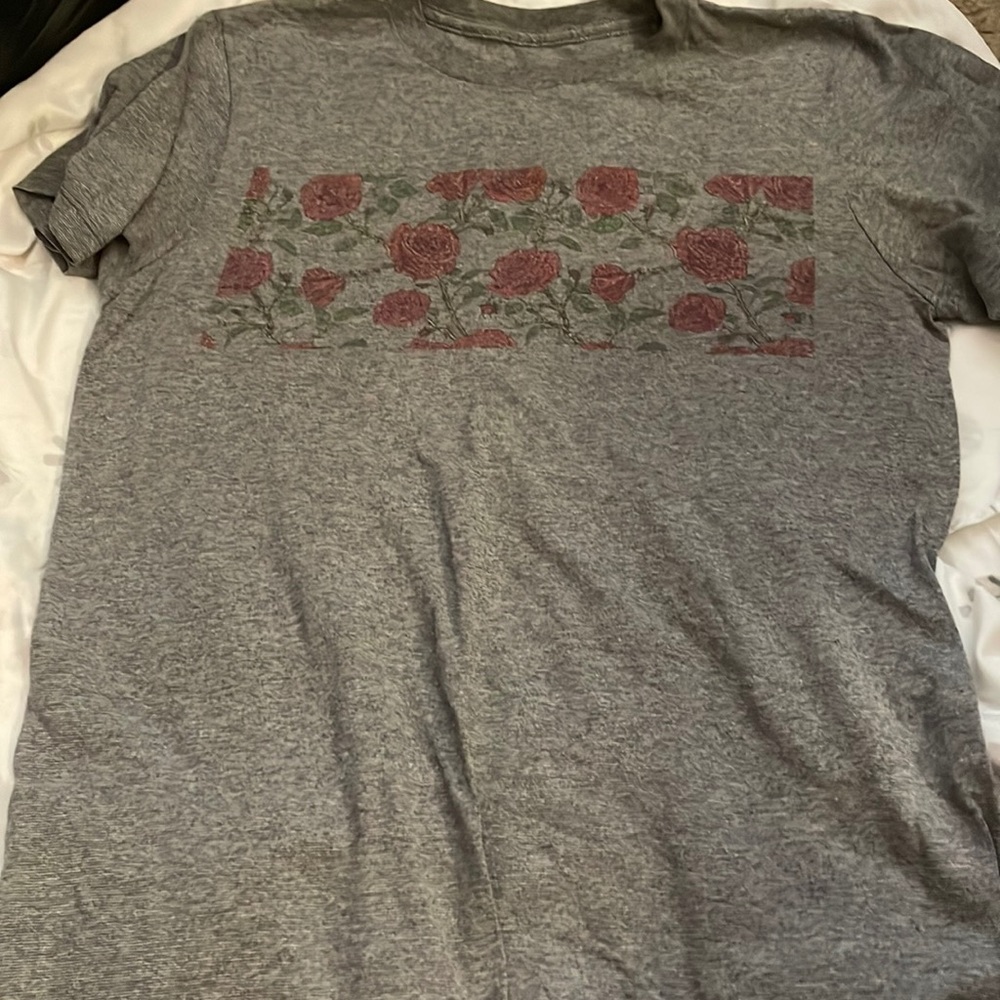 Rose grey graphic tee